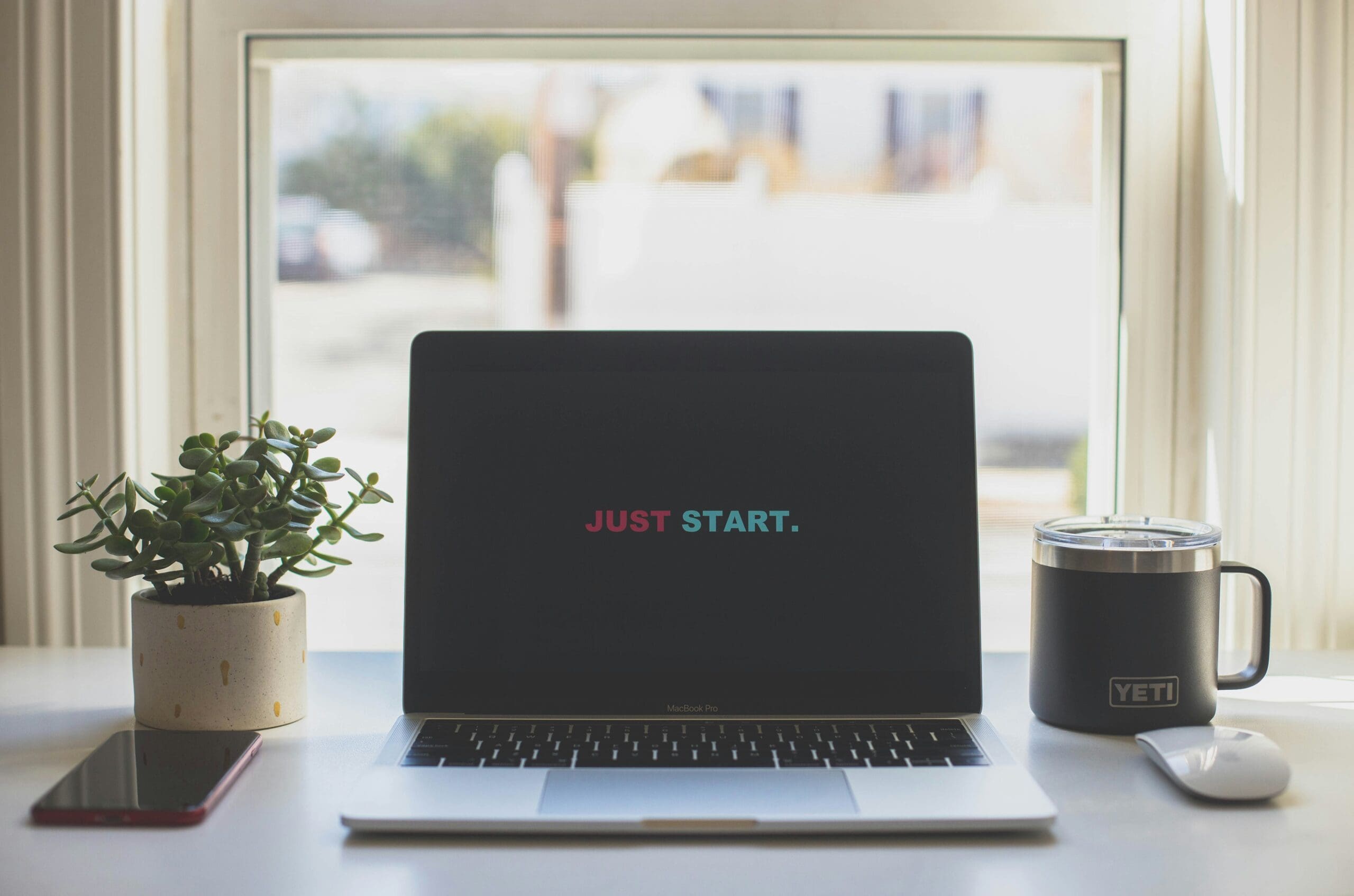 Overcoming Top HR Challenges for Startups: Simple Solutions for Big Wins